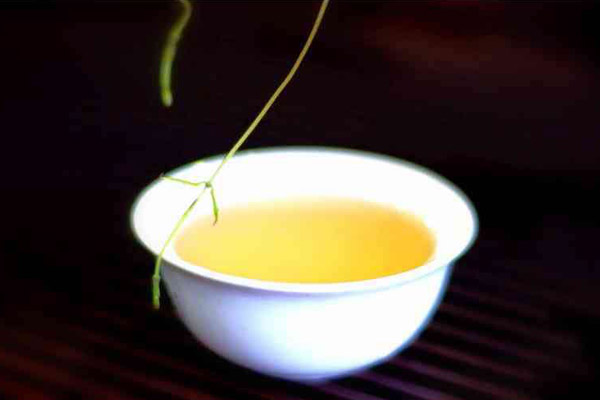中年 饮茶